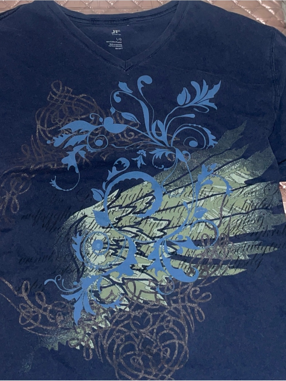 jf j.ferrar Navy Short-Sleeve V-Neck Shirt with Blue and Green Graphic